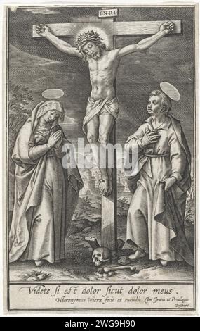 Kreuzigung Christi, Hieronymus Wierix, 1563 - vor 1619 Druck Christus hängt am Kreuz. Am Fuße des Kruis Maria und Johannes. Am Rand eine Beschriftung in lateinischer Sprache. Antwerpener Papiergravur des Kreuzigten Christus mit besonderen Personen unter dem Kreuz Stockfoto