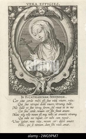 H. Catharina van Siena, Cornelis Galle (I), 1603 Druck Portrait of the Holy Catharina van Siena, trägt einen Schleier und verehrt ein Kruzifix. Die Stigmata Christi kann man in ihren Händen sehen. Unter dem Bild ein lateinischer Vers. Teil einer Serie über Catharina aus Siena, bestehend aus einem Titelabdruck, einem Porträt und 32 nummerierten Szenen aus ihrem Leben. Druckerei: Südhollandspublisher: Antwerpener Papier mit Gravur des jungfräulichen und dominikanischen Tertiärs, Katharina von Siena; mögliche Attribute: Buch, Kreuz, Dornenkrone, Kruzifix, Dämon unter dem Fuß, Herz (mit Kreuz), Lilie, Pest-geplagt, Ring, Rosenkranz, St. Stockfoto