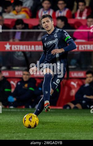 Girona, Spanien. Februar 2024. Igor Zubeldia von Real Sociedad im Spiel der LaLiga EA Sports in der 23. Runde zwischen Girona FC und Real Sociedad in Estadi Montilivi. Endergebnis: Girona F.C 0 - 0 Real Sociedad. Quelle: SOPA Images Limited/Alamy Live News Stockfoto