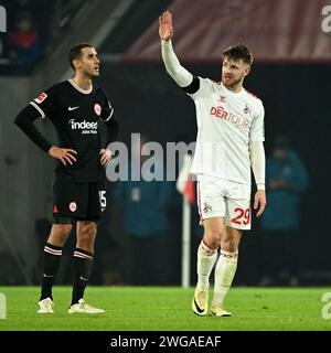 Köln, Deutschland. Februar 2024. Jan Thielmann (R) vom FC Köln feiert nach einem Treffer im ersten Liga-Spiel der 20. Runde zwischen dem FC Köln und Eintracht Frankfurt am 3. Februar 2024 in Köln. Quelle: Ulrich Hufnagel/Xinhua/Alamy Live News Stockfoto