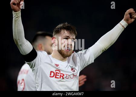 Köln, Deutschland. Februar 2024. Jan Thielmann aus Köln feiert das zweite Tor seiner Mannschaft beim Bundesliga-Spiel zwischen Eintracht Frankfurt und dem FC Köln im RheinEnergieStadion. (Endstand; Eintracht Frankfurt 0:2 FC Köln) Credit: SOPA Images Limited/Alamy Live News Stockfoto