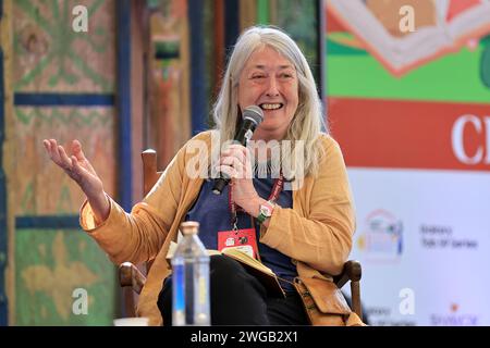 Jaipur, Indien. Februar 2024. Die Schriftstellerin Mary Beard spricht auf einer Sitzung während des Jaipur Literature Festivals in Jaipur, Rajasthan, Indien, am 3. Februar 2024. (Foto: Vishal Bhatnagar/NurPhoto) Credit: NurPhoto SRL/Alamy Live News Stockfoto