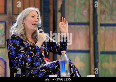 Jaipur, Indien. Februar 2024. Josephine Quinn spricht auf einer Sitzung während des Jaipur Literature Festival in Jaipur, Rajasthan, Indien, am 3. Februar 2024. (Foto von Vishal Bhatnagar/NurPhoto)0 Credit: NurPhoto SRL/Alamy Live News Stockfoto