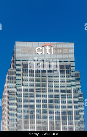 Citi-Zeichen und Logo auf dem Canary Wharf-Gebäude der Citigroup, dem EMEA-Hauptsitz der Citigroup in Canary Wharf, London, England, Großbritannien Stockfoto