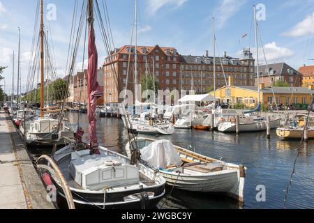 Boote am Christianhavns Kanal in Kopenhagen *** Boote am Christianhavns Kanal in Kopenhagen Stockfoto