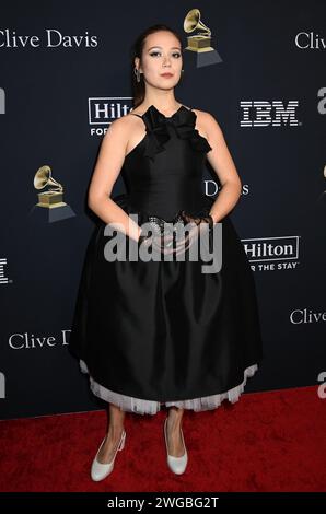 Beverly Hills, USA. Februar 2024. Laufey kommt bei der Pre-GRAMMY Gala & GRAMMY Salute to Industry Icons im Beverly Hilton Hotel am 3. Februar 2024 in Beverly Hills, CA. © Tammie Arroyo/AFF-USA.com Credit: AFF/Alamy Live News Stockfoto