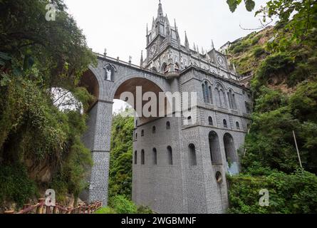 National Shrine Basilica of Our Lady of Las Lajas über dem Fluss Guaitara in Kolumbien, Südamerika. Eine der schönsten Kirchen der Welt Stockfoto