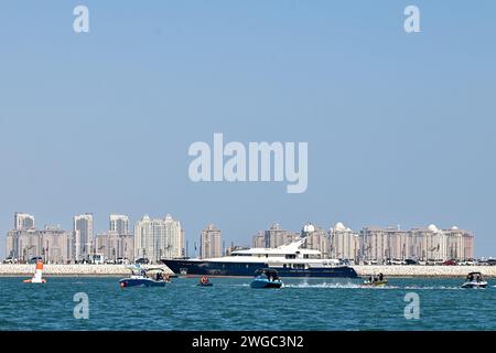 Doha, Katar. Februar 2024. Boote während der 21. Aquatikweltmeisterschaft im alten Hafen von Doha in Doha (Katar), 4. Februar 2024. Quelle: Insidefoto di andrea staccioli/Alamy Live News Stockfoto