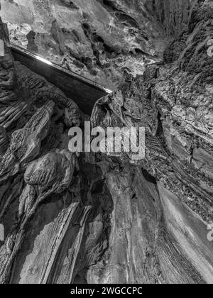 Höhle Las Güixas, Villanúa, Pyrenäen, Huesca, Aragonien, Spanien. Höhle, die in Villanua besucht werden kann Stockfoto