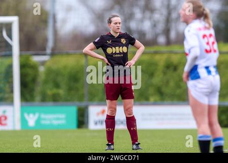 HEERENVEEN, NIEDERLANDE - 4. FEBRUAR: Lotje de Keijzer vom FC Utrecht ist enttäuscht während des niederländischen Azerion Vrouwen Eredivisie-Spiels zwischen dem SC Heerenveen und dem FC Utrecht im Sportpark Skoatterwald am 4. Februar 2024 in Heerenveen, Niederlande. (Foto: Pieter van der Woude/Orange Pictures) Stockfoto