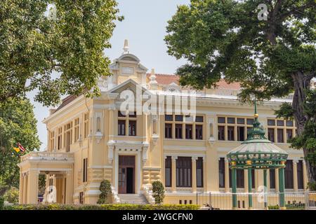 Siam Commercial Bank (SCB) Talat Noi Branch, Samphanthawong District, Bangkok, Thailand. Beaux-Arts-Stil. Stockfoto