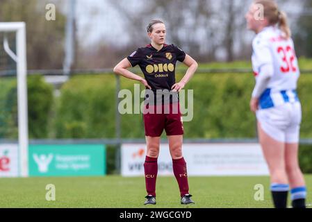 Heerenveen, Niederlande. Februar 2024. HEERENVEEN, NIEDERLANDE - 4. FEBRUAR: Lotje de Keijzer vom FC Utrecht ist enttäuscht während des niederländischen Azerion Vrouwen Eredivisie-Spiels zwischen dem SC Heerenveen und dem FC Utrecht im Sportpark Skoatterwald am 4. Februar 2024 in Heerenveen, Niederlande. (Foto: Pieter van der Woude/Orange Pictures) Credit: dpa/Alamy Live News Stockfoto