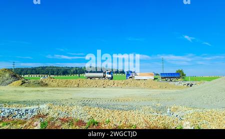 Orlik- Tschechisch- 28. september 2023: Straßenbrücke aus Trussen neae der Schnellstraße Stockfoto