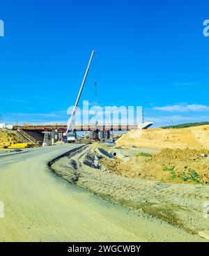 Orlik- Tschechisch- 28. september 2023: Straßenbrücke aus Trussen neae der Schnellstraße Stockfoto