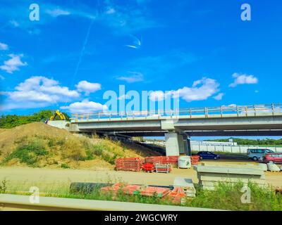 Orlik- Tschechisch- 28. september 2023: Straßenbrücke aus Trussen neae der Schnellstraße Stockfoto