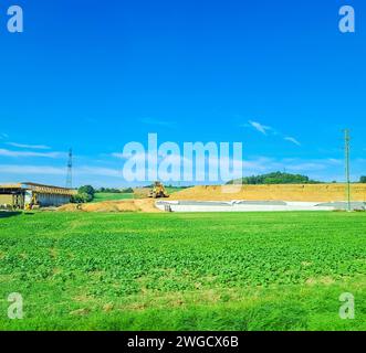 Orlik- Tschechisch- 28. september 2023: Straßenbrücke aus Trussen neae der Schnellstraße Stockfoto