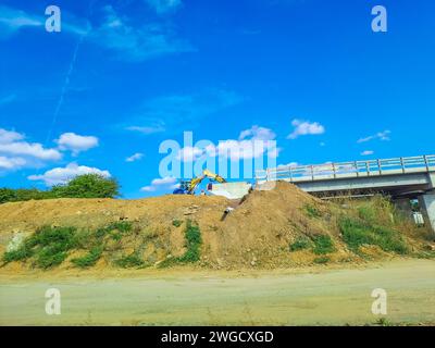 Orlik- Tschechisch- 28. september 2023: Straßenbrücke aus Trussen neae der Schnellstraße Stockfoto