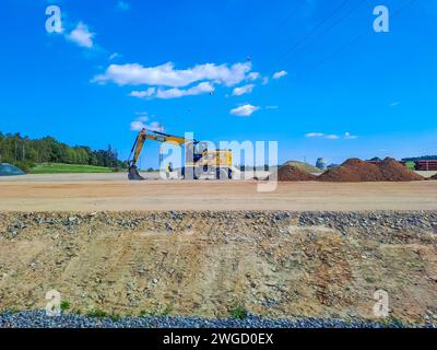 Orlik- Tschechisch- 28. september 2023: Straßenbrücke aus Trussen neae der Schnellstraße Stockfoto
