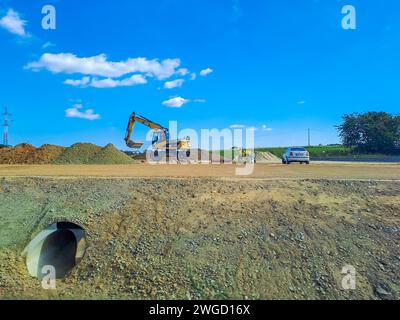 Orlik- Tschechisch- 28. september 2023: Straßenbrücke aus Trussen neae der Schnellstraße Stockfoto