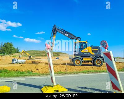 Orlik- Tschechisch- 28. september 2023: Straßenbrücke aus Trussen neae der Schnellstraße Stockfoto