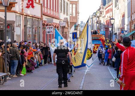 Heidelberg, Deutschland - 21. Februar 2023: Fastnachtsumzug in Heidelberg die Stadt feiert ihr 175-jähriges Bestehen. Stockfoto