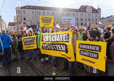 Augsburg, Bayern, Deutschland - 3. Februar 2024: Greenpeace demonstriert in Augsburg gegen Rechts- und Rechtsextremismus *** Greenpeace demonstriert in Augsburg gegen Rechts- und Rechtsextremismus Stockfoto