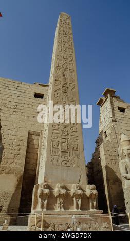 Der Obelisk im Karnak-Tempel in Luxor, Ägypten Stockfoto