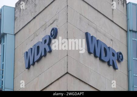 Düsseldorf 04.02.2024 WDR Westdeutscher Rundfunk ARD öffentlich-rechtlicher Rundfunk Logo Schriftzug Rundfunkgebühren Grundversorgung GEZ Gebühreneinzugszentrale Zwangsgebühren Düsseldorf Nordrhein-Westfalen Deutschland *** Düsseldorf 04 02 2024 WDR Westdeutscher Rundfunk ARD öffentlich-rechtlicher Rundfunk Logo Schriftzug Rundfunkgebühren Grunddienst GEZ Gebühreneingszentrale Zwangsgebühren Düsseldorf Nordrhein-Westfalen Deutschland Stockfoto