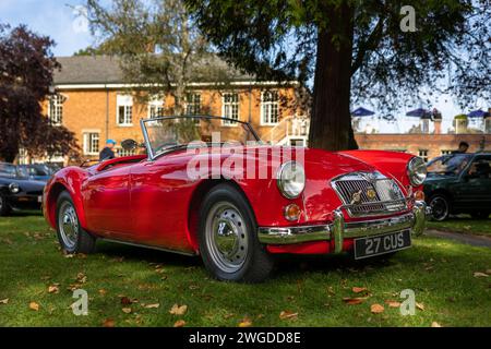 1961 MG A, ausgestellt auf dem Bicester Heritage Scramble am 8. Oktober 2023. Stockfoto