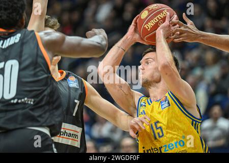 Berlin, Deutschland 04. Februar 2024: 1. BBL - 2023/2024 - Alba Berlin vs. Ratiopharm Ulm im Bild: Martin Hermannsson (Alba Berlin) Stockfoto