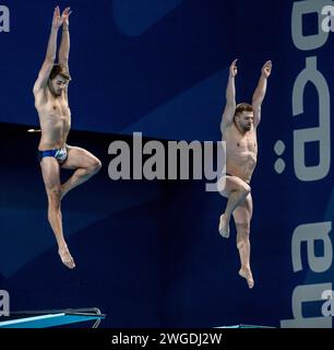 Doha, Katar. Februar 2024. Jules Bouyer und Alexis Jandard aus Frankreich konkurrieren in der 3m. Springboard sinchronisierte Männer während der 21. Aquatikweltmeisterschaft im alten Hafen von Doha in Doha (Katar), 4. Februar 2024. Quelle: Insidefoto di andrea staccioli/Alamy Live News Stockfoto