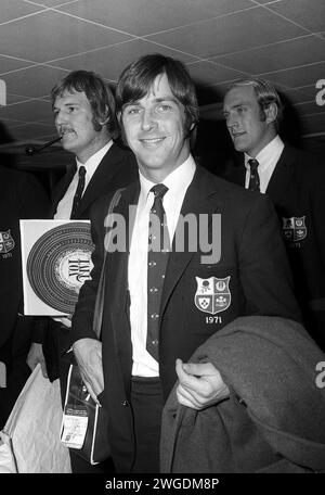 Dateifoto vom 17.08.1971 von Barry John (im Vordergrund), einem der Helden der British Lions Rugby Tour 1971 durch Neuseeland. Der ehemalige walisische und britische und irische Lions fliegen, Barry John ist im Alter von 79 Jahren gestorben, wie seine Familie in einer Erklärung sagte. Ausgabedatum: Sonntag, 4. Februar 2024. Stockfoto