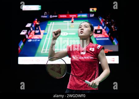 Bangkok, Thailand. Februar 2024. Aya Ohori aus Japan feiert während des Einzelfinalspiels der Badminton Frauen bei den Princess Sirivannavari Thailand Masters 2024 im Nimibutr Stadium. Aya Ohori gewann Supanida Katethong 2:1 (18:21, 21:17, 21:13) Credit: SOPA Images Limited/Alamy Live News Stockfoto