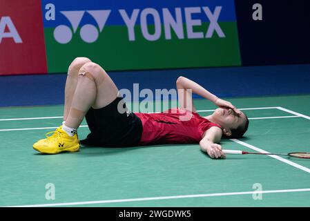 Bangkok, Thailand. Februar 2024. Aya Ohori aus Japan feiert während des Einzelfinalspiels der Badminton Frauen bei den Princess Sirivannavari Thailand Masters 2024 im Nimibutr Stadium. Aya Ohori gewann Supanida Katethong 2:1 (18:21, 21:17, 21:13) Credit: SOPA Images Limited/Alamy Live News Stockfoto