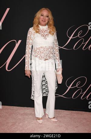 LOS ANGELES, KALIFORNIEN - 3. FEBRUAR: Virginia Madsen kommt am 3. Februar 2024 zur Premiere von „Lola“ im Regency Bruin Theatre in Los Angeles. Stockfoto