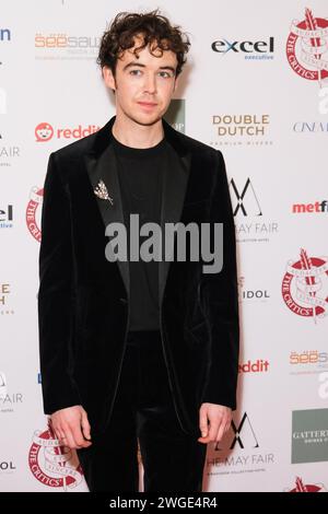 Das Mayfair Hotel, London, Großbritannien. Februar 2024. Alex Lawther fotografierte bei der 44. London Critics’ Circle Film Awards Zeremonie. Foto von Julie Edwards./Alamy Live News Stockfoto