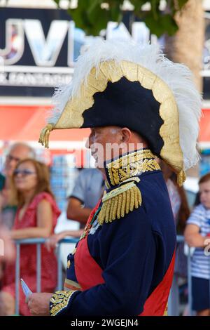 Der Reenactor verkleidet sich als Napoleonischer Soldat zur Feier des Napoleonischen Geburtstags, der in Ajaccio geboren wurde. Insel Korsika. Stockfoto