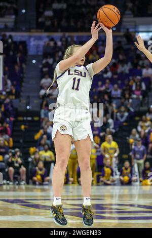 Baton Rouge, LA, USA. Februar 2024. Hailey Van Lith (11) der LSU spielt im NCAA Women's Basketball-Spiel zwischen den Florida Gators und den LSU Tigers im Pete Maravich Assembly Center in Baton Rouge, LA. Jonathan Mailhes/CSM/Alamy Live News Stockfoto