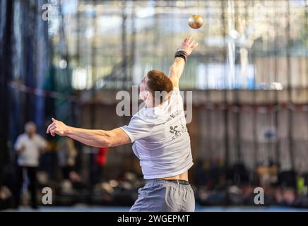 München, Deutschland. Februar 2024. Simon Kunkel (USC Mainz); Süddeutsche Hallenmeisterschaften Aktive und Jugend U18 in der Werner-von-Linde-Halle in München am 03.02.2024, (Bayern). Quelle: dpa/Alamy Live News Stockfoto