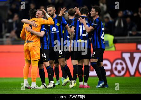 Mailand, Italien. 4. Februar 2024. Die Spieler des FC Internazionale feiern den Sieg während des Fußballspiels der Serie A zwischen dem FC Internazionale und Juventus FC. Quelle: Nicolò Campo/Alamy Live News Stockfoto