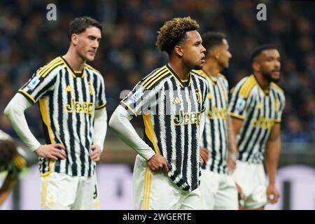 Mailand, Italien. Februar 2024. Foto Spada/LaPresse 04 Febbraio 2024 Milano (Italia) Sport, calcio - Inter vs Juventus - Campionato italiano di calcio Serie A TIM 2023/2024 - Stadio San Siro. Nella Foto: Weston McKennie (Juventus FC); Dusan Vlahovic (Juventus FC); 04. Februar 2024 Mailand (Italien) Sport, calcio - Inter vs Juventus - italienische Fußballmeisterschaft der Serie A 2023/2024 - San Siro Stadium. Im Bild: Weston McKennie (Juventus FC); Dusan Vlahovic (Juventus FC); Credit: LaPresse/Alamy Live News Stockfoto