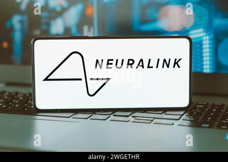 Brasilien. Februar 2024. In dieser Abbildung wird das Neuralink-Logo auf einem Smartphone-Bildschirm angezeigt. (Credit Image: © Rafael Henrique/SOPA Images via ZUMA Press Wire) NUR REDAKTIONELLE VERWENDUNG! Nicht für kommerzielle ZWECKE! Stockfoto