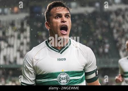 Curitiba, Brasilien. Februar 2024. PR - CURITIBA - 02/04/2024 - PARANAENSE 2024, CORITIBA (Foto: Robson Mafra/AGIF/SIPA USA) Credit: SIPA USA/Alamy Live News Stockfoto