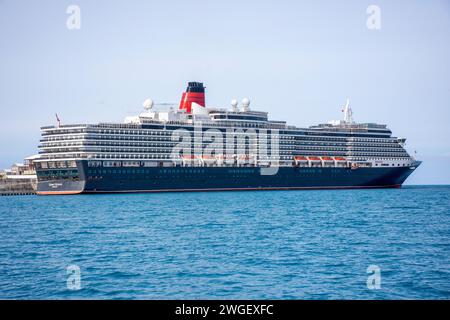 Das Kreuzfahrtschiff Cunard Queen Victoria legte an der Heritage Wharf, Royal Naval Dockyard, Sandy's Parish, Bermuda an Stockfoto