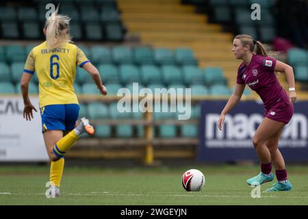 Barry, Großbritannien. Februar 2024. Seren Watkins von Cardiff City Women während des Genero Adrian Premier Matches zwischen Barry Town United Women und Cardiff City Women im Jenner Park Stadium in Barry am 4. Februar 2024. Dieses Bild darf nur für redaktionelle Zwecke verwendet werden. Nur redaktionelle Verwendung. Quelle: Ashley Crowden/Alamy Live News Stockfoto