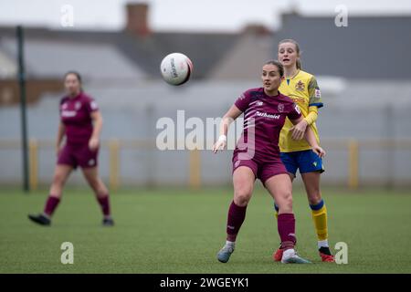 Barry, Großbritannien. Februar 2024. Hannah Power von Cardiff City Women während des Genero Adrian Premier Matches zwischen Barry Town United Women und Cardiff City Women im Jenner Park Stadium in Barry am 4. Februar 2024. Dieses Bild darf nur für redaktionelle Zwecke verwendet werden. Nur redaktionelle Verwendung. Quelle: Ashley Crowden/Alamy Live News Stockfoto