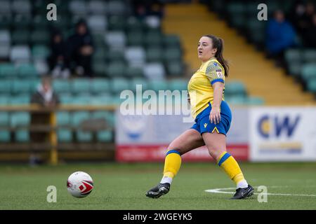 Barry, Großbritannien. Februar 2024. Catherine Walsh von Barry Town United während des Genero Adrian Premier Matches zwischen Barry Town United Women und Cardiff City Women im Jenner Park Stadium in Barry am 4. Februar 2024. Dieses Bild darf nur für redaktionelle Zwecke verwendet werden. Nur redaktionelle Verwendung. Quelle: Ashley Crowden/Alamy Live News Stockfoto