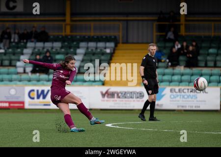 Barry, Großbritannien. Februar 2024. Mikayla Cook der Cardiff City Women während des Genero Adrian Premier Matches zwischen Barry Town United Women und Cardiff City Women im Jenner Park Stadium in Barry am 4. Februar 2024. Dieses Bild darf nur für redaktionelle Zwecke verwendet werden. Nur redaktionelle Verwendung. Quelle: Ashley Crowden/Alamy Live News Stockfoto