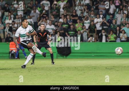 Curitiba, Brasilien. Februar 2024. PR - CURITIBA - 02/04/2024 - PARANAENSE 2024, CORITIBA (Foto: Robson Mafra/AGIF/SIPA USA) Credit: SIPA USA/Alamy Live News Stockfoto