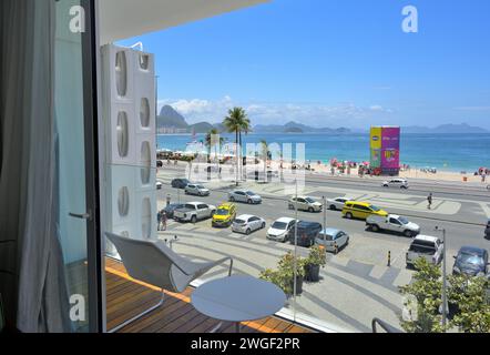 Zimmer mit ikonischer Aussicht. The Emiliano - ein kleines Luxushotel in der Copacabana, Rio de Janeiro BR Stockfoto